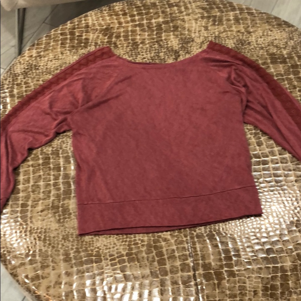detailed crew neck